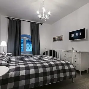 Chiatamone Seaside Appartement